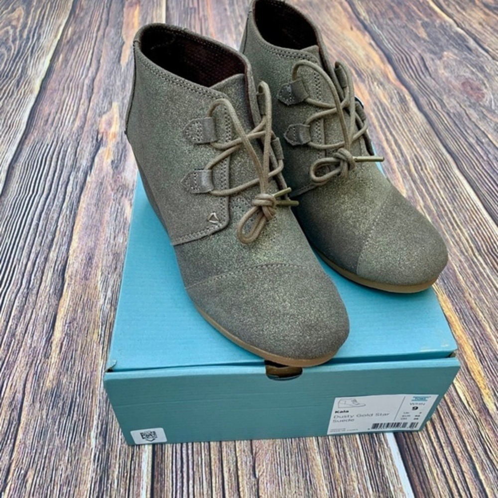 NWT Tom's Kala Dusty Gold Bootie